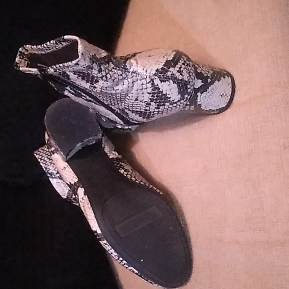 Boot - Picture 3 of 3